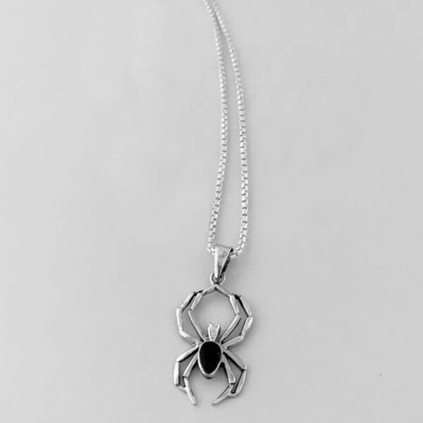 Cute Spider Pendant Necklace – Silver Y2K Chain - Image 3