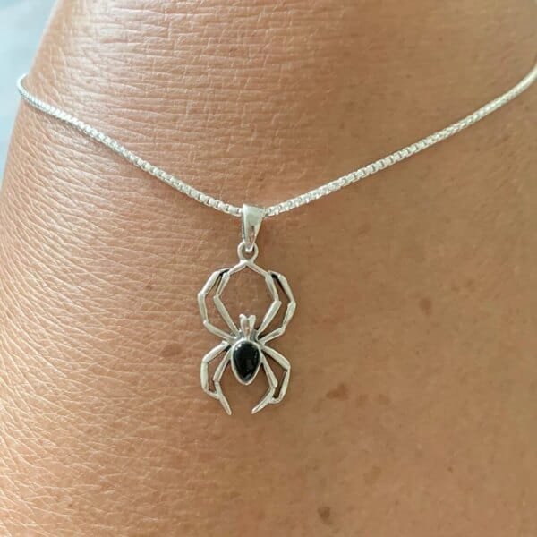 Cute Spider Pendant Necklace – Silver Y2K Chain - Image 2