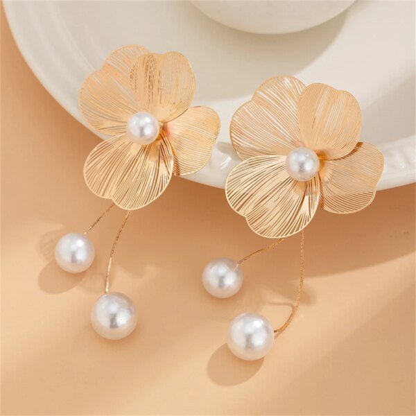 Fashion Large Flower Stud Earrings with Pearl Pendant – Korean Design Jewelry - Image 6