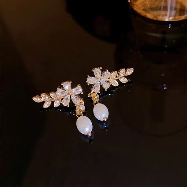 Light Luxury Zircon Flower Leaf Stud Earrings for Women Elegant Pearl Wedding & Party Jewelry - Image 3