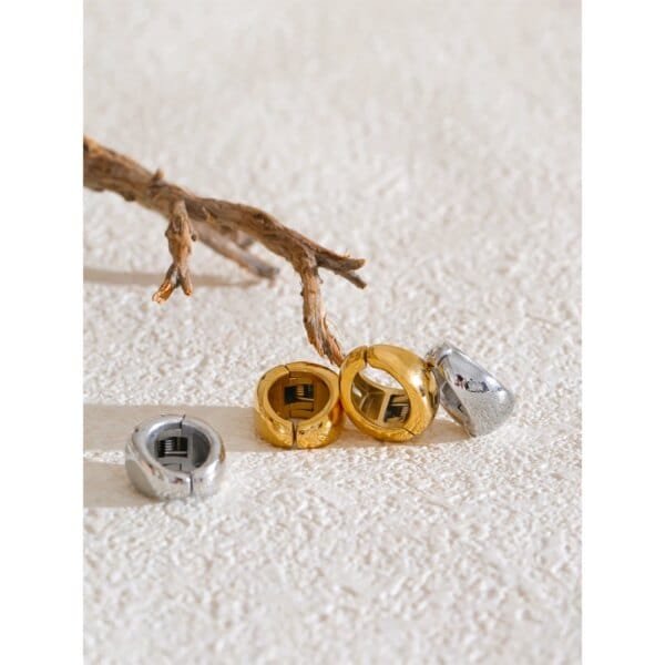 Creative Ear Clip – No Piercing Stainless Steel Waterproof Daily Ear Bone Jewelry - Image 2