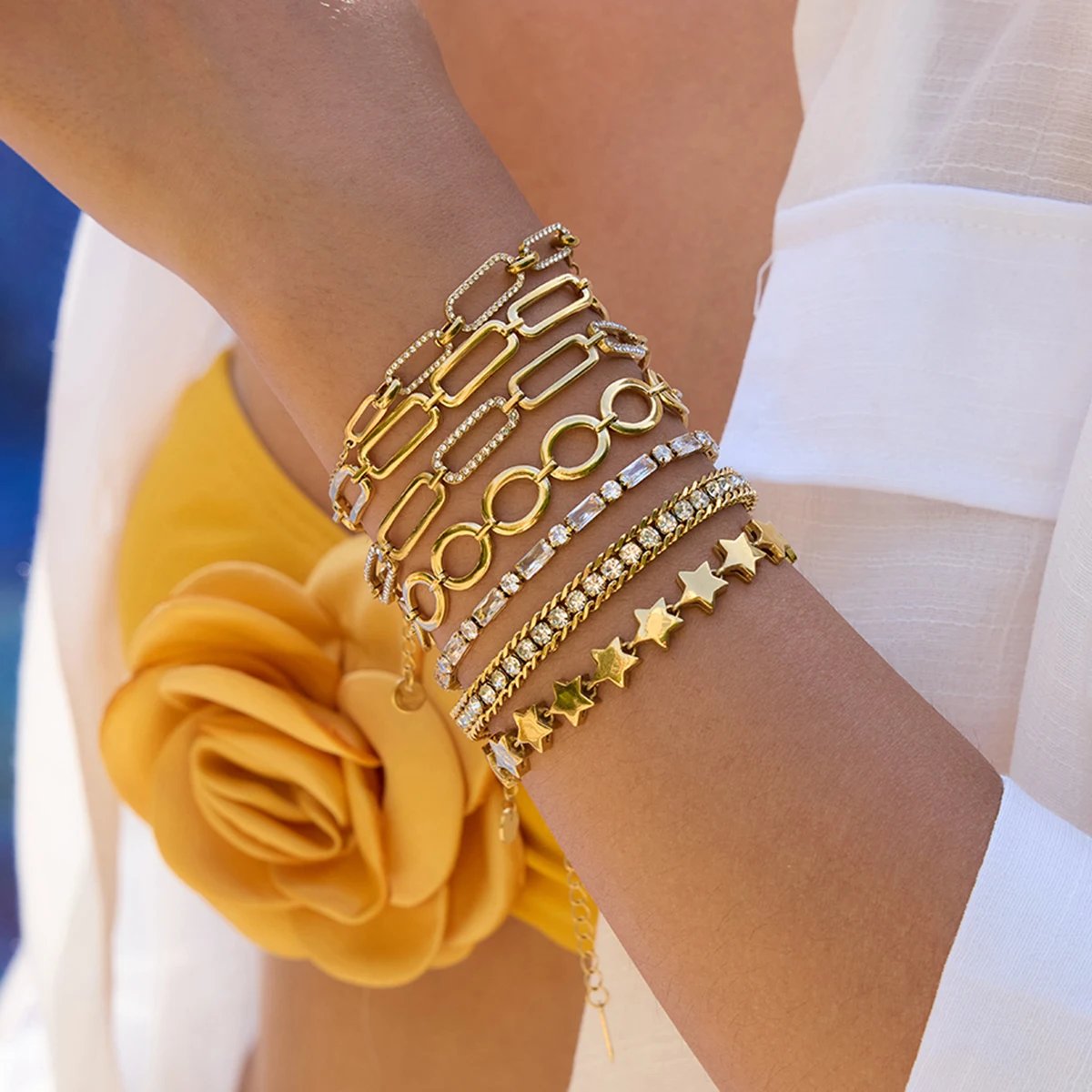 Pentagram Zircon Heart Bracelet – 18K Gold Plated Stainless Steel - Image 4